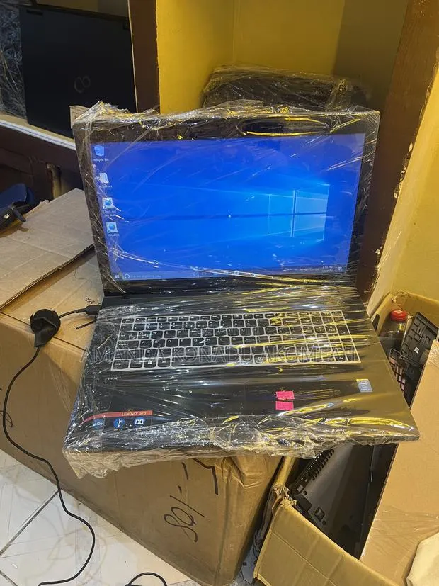Laptop Lenovo G70 6GB Intel Core i3 HDD 750GB · Photo 1