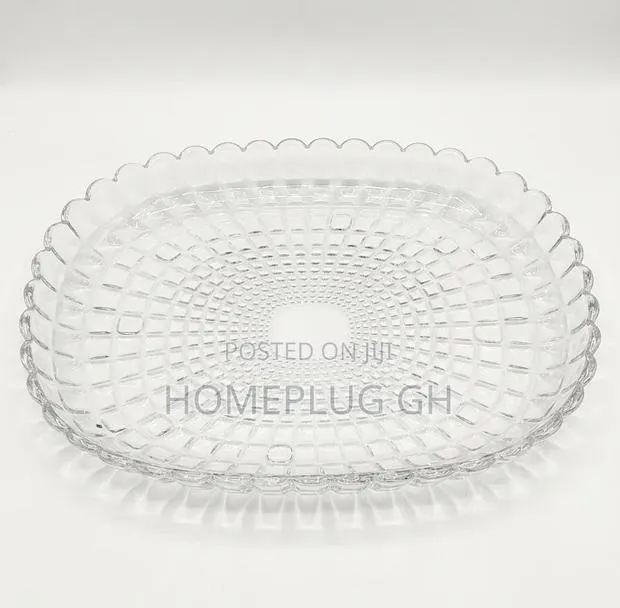 Acrylic Serving Tray - Round Scalloped · Photo 1