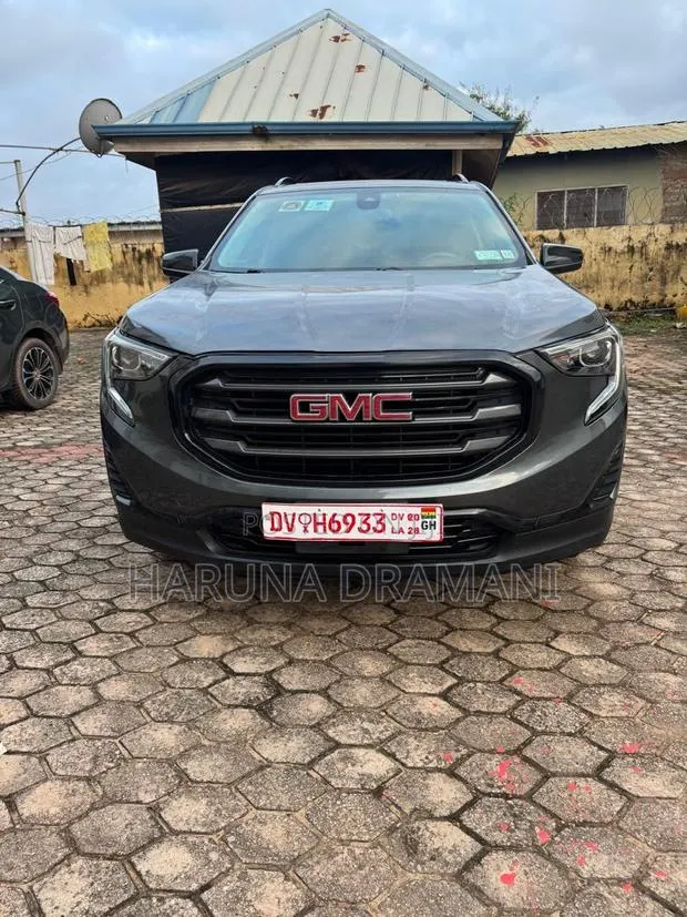 GMC Terrain 2021 Gray · Photo 1
