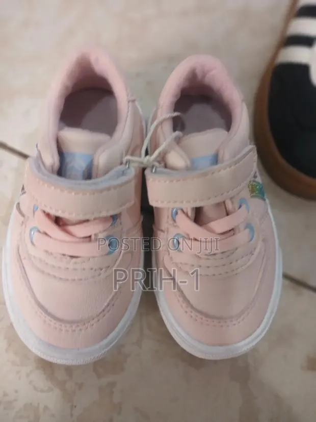 Kidstrainers and Easy Wear · Photo 2