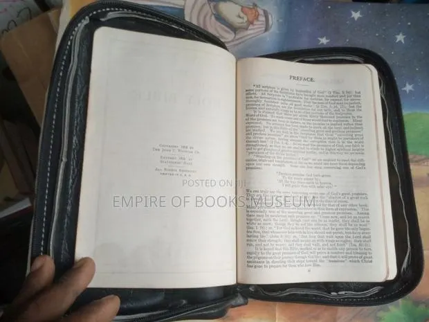 Vintage 1915 Holy Bible Illustrated Leather. The John C. Winston Co · Photo 1