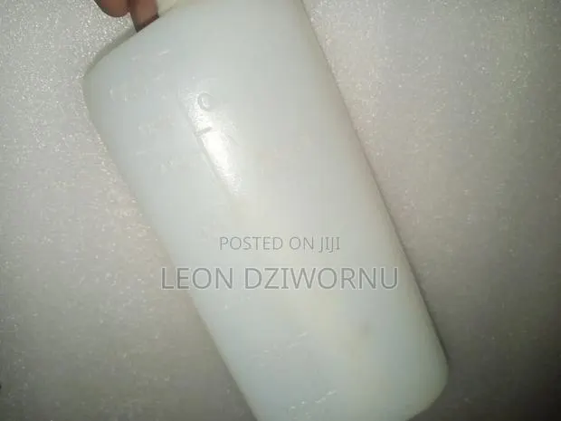 2-Stroke Fuel and Oil Mixing Bottle · Photo 1