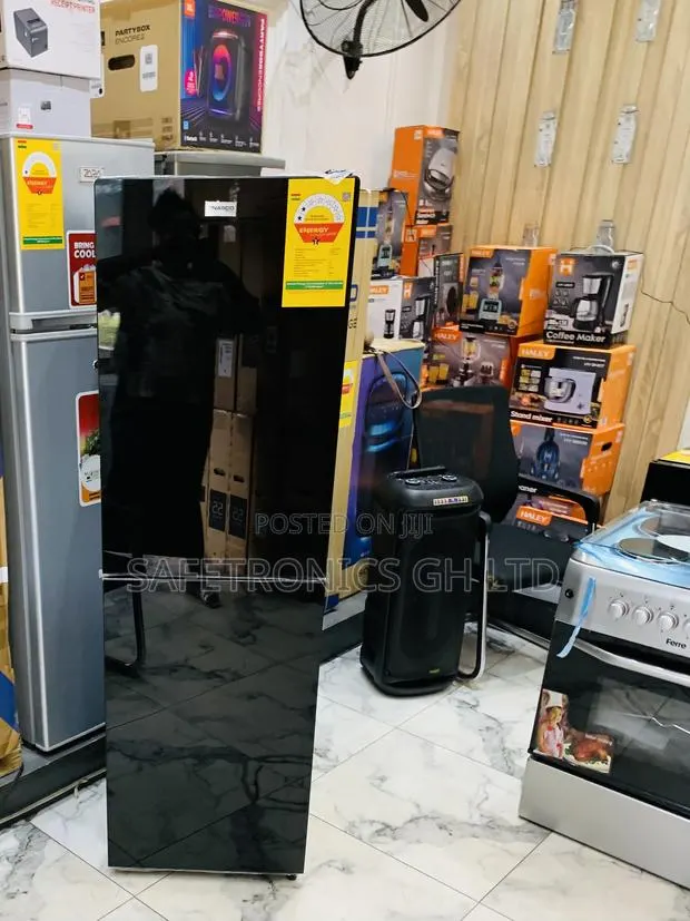 Recommend Mirror Black Nasco 196 LTRS Double Door Bottom Mount · Photo 1