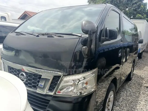 Nissan NV200 2010 Black · Photo 1