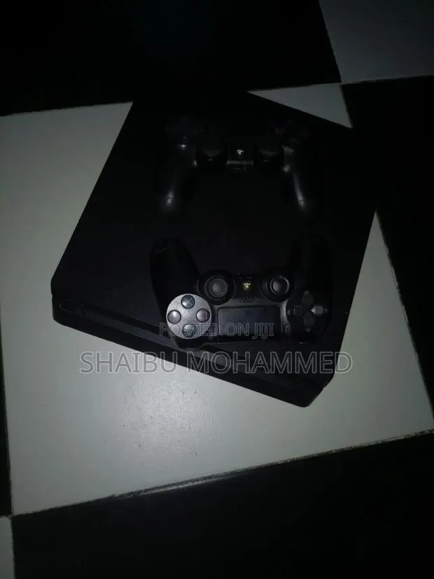 Ps4 Slim Jailbreak 1tb (18 Games Installed) · Photo 1