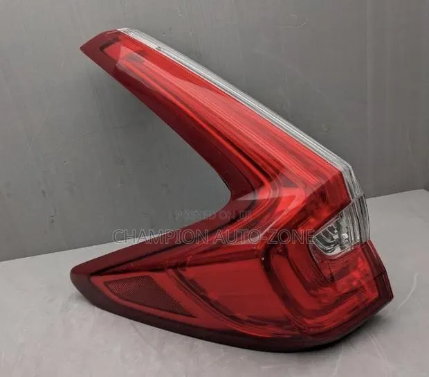 CR-V 2017-2018-2019 Tail Light · Photo 1
