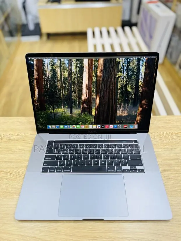 Laptop Apple MacBook Pro 2019 16GB Intel Core i9 SSD 1T · Photo 1
