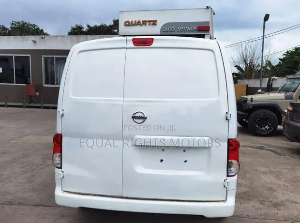 Nissan NV200 2018 White · Photo 1