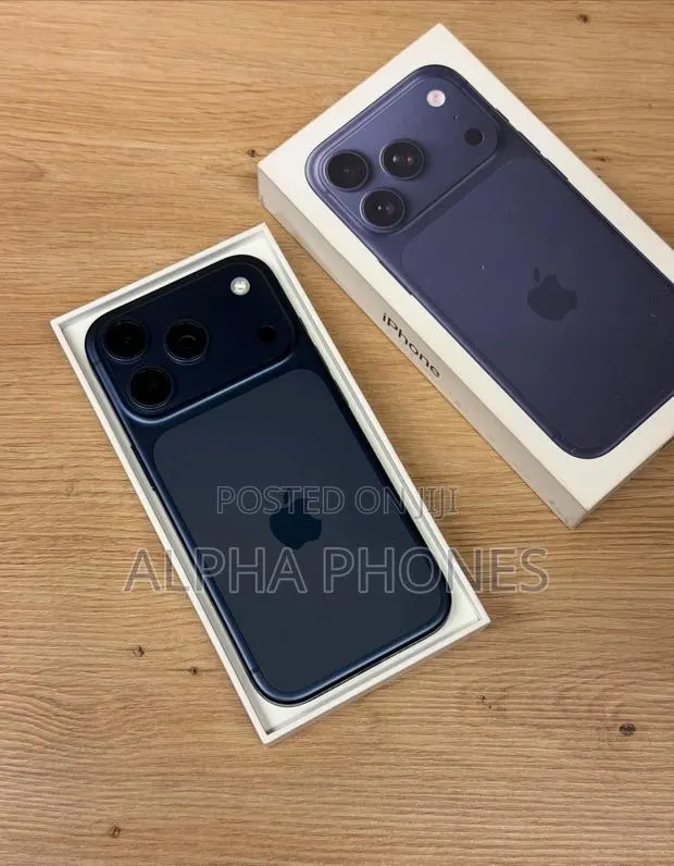 Apple iPhone 17 Pro Max 512 GB Blue · Photo 1