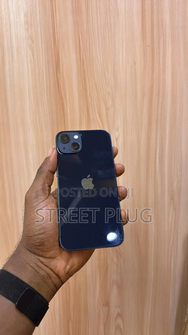Apple iPhone 13 128 GB Black · Photo 1