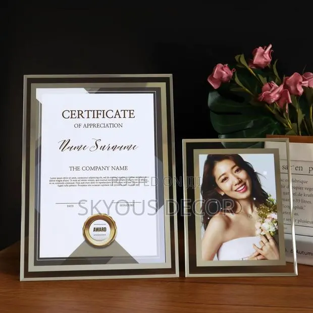 Certificate Crystal Modern Frame · Photo 1