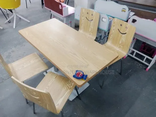 Good Quality Wooden 4 Seater Dining Table · Photo 1