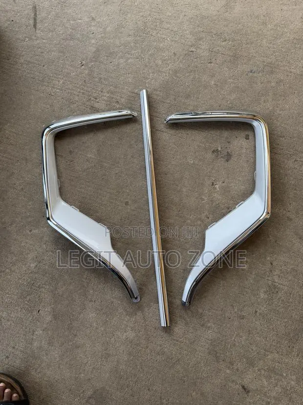 Honda CRV 2020,2021,2022, Front Bumper Chromes Available · Photo 1