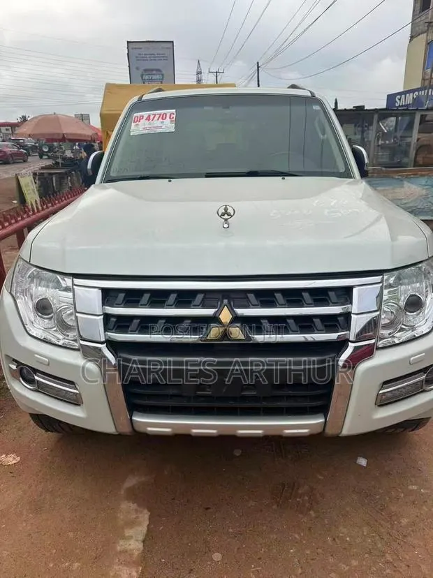 Mitsubishi Pajero 2020 White