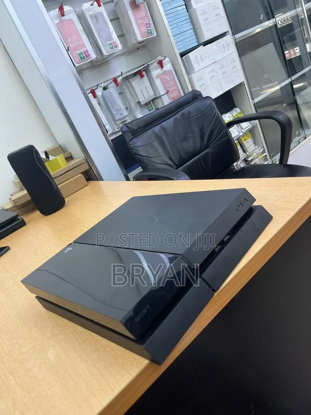 Ps 4 , Normal · Photo 1