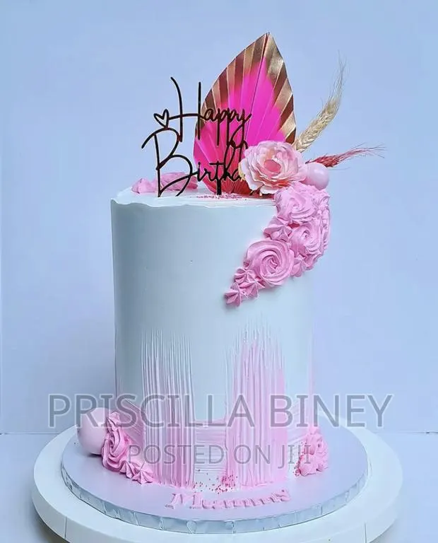 Pinky Delicious Birthday Cake · Photo 1