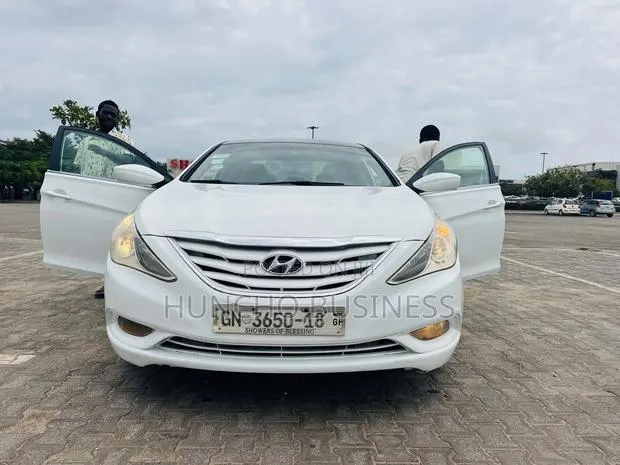 Hyundai Sonata 2012 White · Photo 1