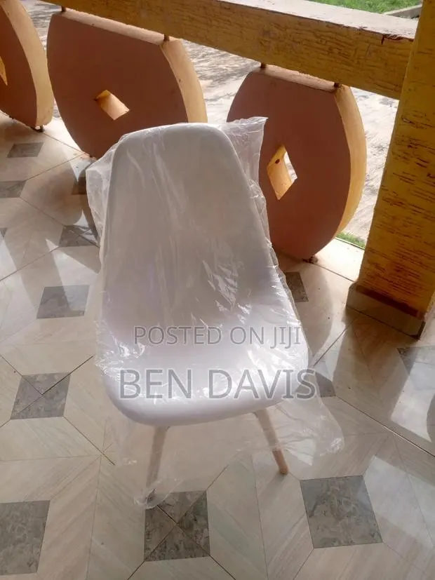 Modern Coffee Chairs · Photo 1