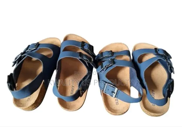 Old Navy Toddler Sandals · Photo 1
