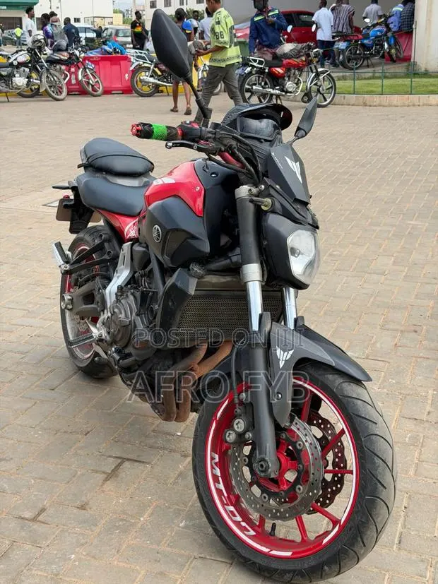 Yamaha FZ 2017 Red · Photo 1