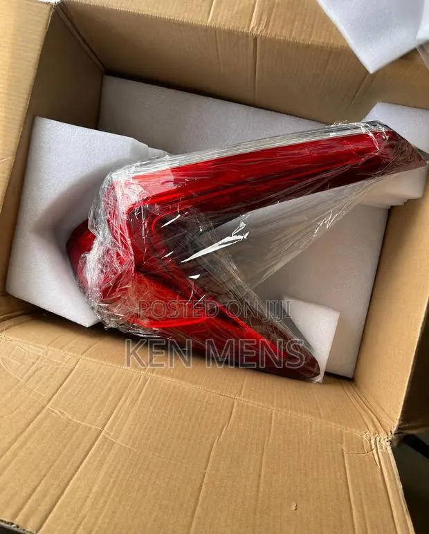Honda Civic 2017 Taillight · Photo 1