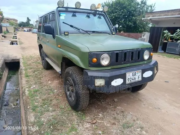 Toyota Land Cruiser 79 Series 2000 Green · Photo 1
