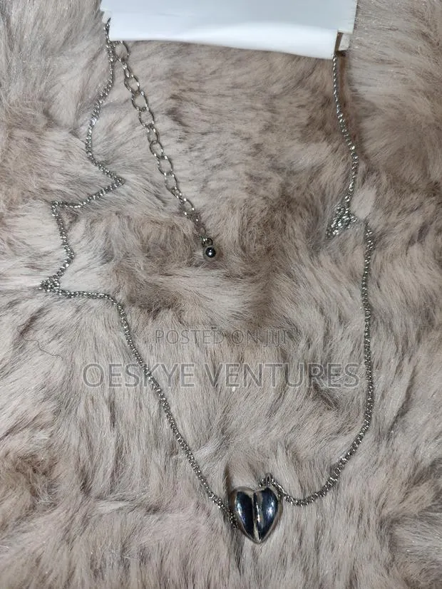 Silver Heart Pendant Necklace · Photo 2