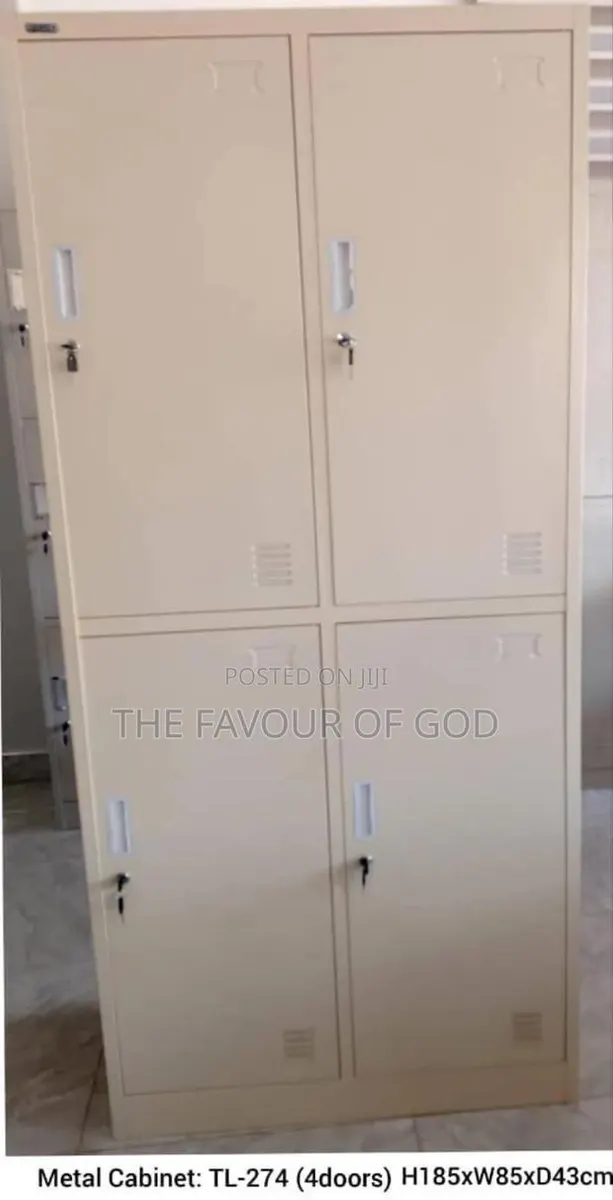 Exquisite 4 Door Cabinet · Photo 1