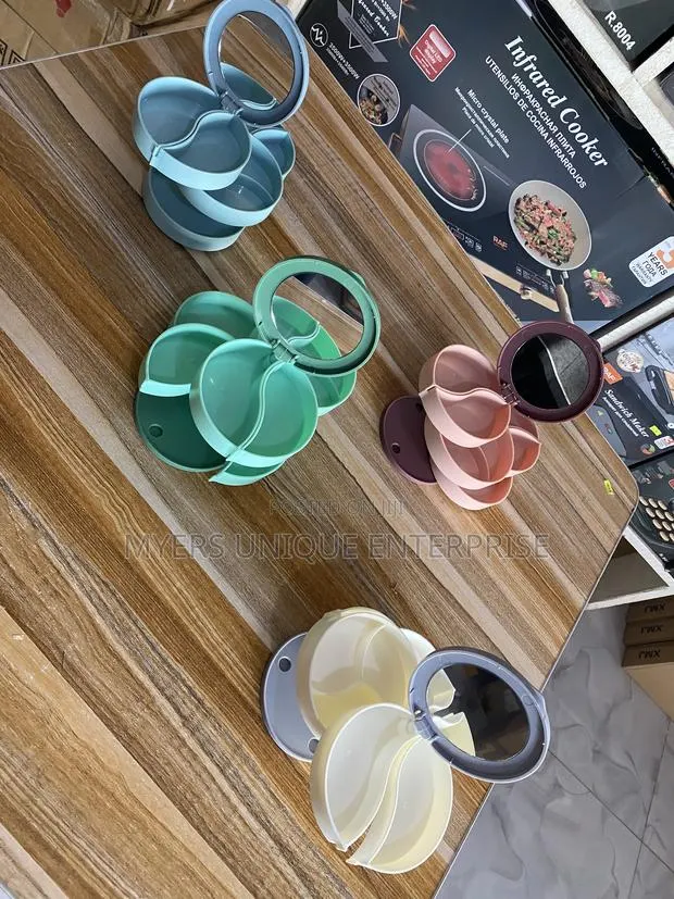 Round Jewelry Organizer for Earrings and Rings · Photo 1