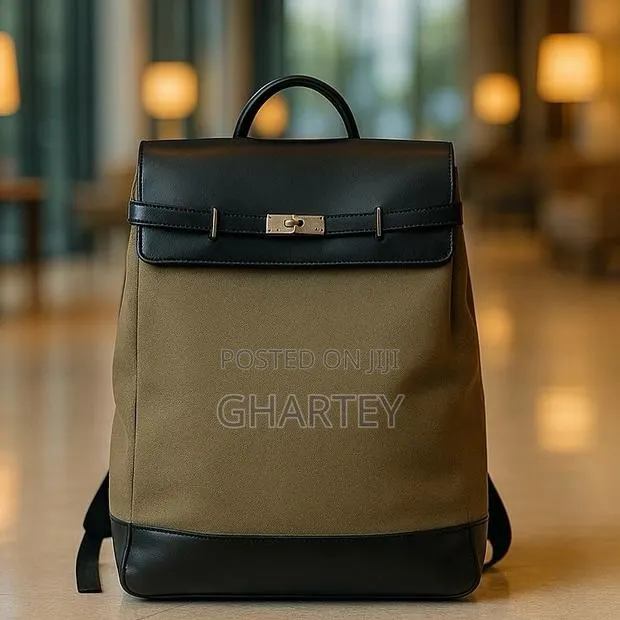 Two Tone Genuine Quality Canvas Leather Bagpack · Photo 1