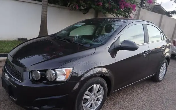 Chevrolet Sonic LT 2016 Black · Photo 1