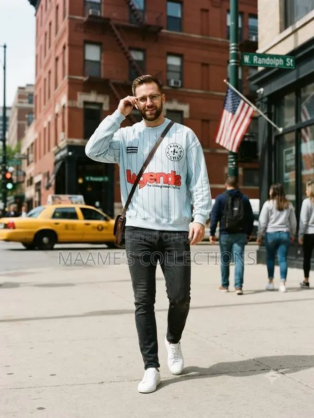 Quality Men’s Heavy Sweatshirt · Photo 1
