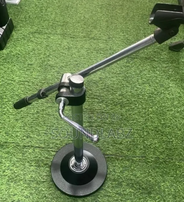 Metallic Desktop Microphone Stand · Photo 1