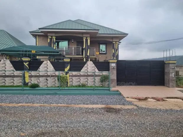 4bdrm House in Oyibi, Valley View Area for sale · Photo 1