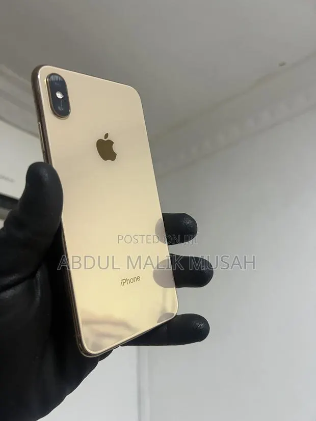 Apple iPhone XS Max 64 GB Gold · Photo 1