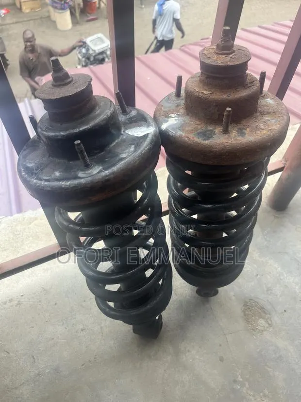 Ford Explorer Back Shocks 2005 · Photo 1