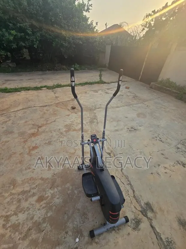 Elliptical Trainer, Trojan Strider 120 · Photo 1