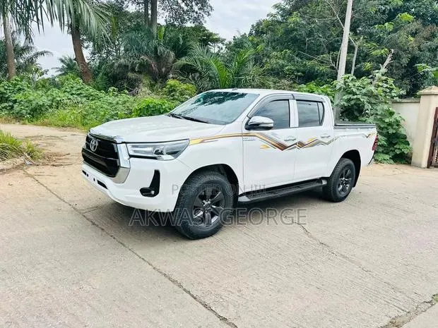 Toyota Hilux 2019 Pearl · Photo 1