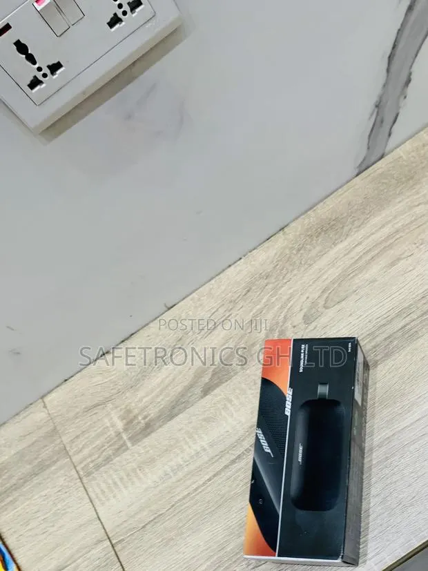 Trust Exclusive Black Bluetooth Bose Soundblink Flex Speaker Black · Photo 1