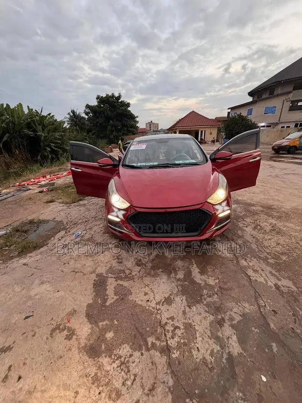 Hyundai Elantra 2013 Red · Photo 1