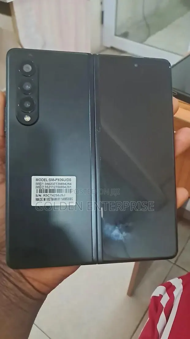 New Samsung Galaxy Z Fold 3 256 GB Black · Photo 1