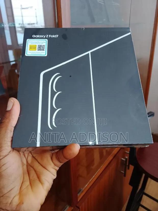 New Samsung Galaxy Z Fold7 256 GB Black · Photo 1