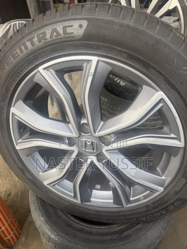 2022 Model CRV Rim 19 Used · Photo 1