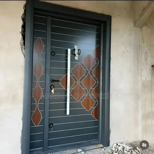 Heavy Steel Metal Door · Photo 1