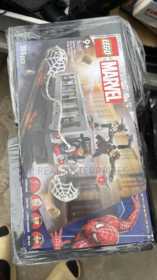 LEGO Marvel Spider-Man vs. Doc Ock Subway Train Scene (Set 76321). · Photo 2