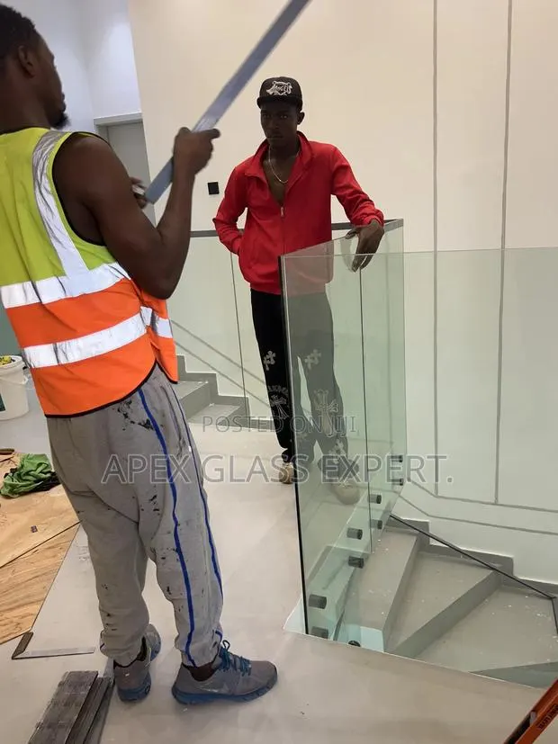 Glass Balustrade · Photo 5