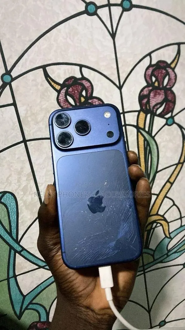 Apple iPhone 17 Pro Max 256 GB Blue · Photo 1