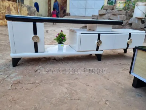 TV Stand-Extendable · Photo 1