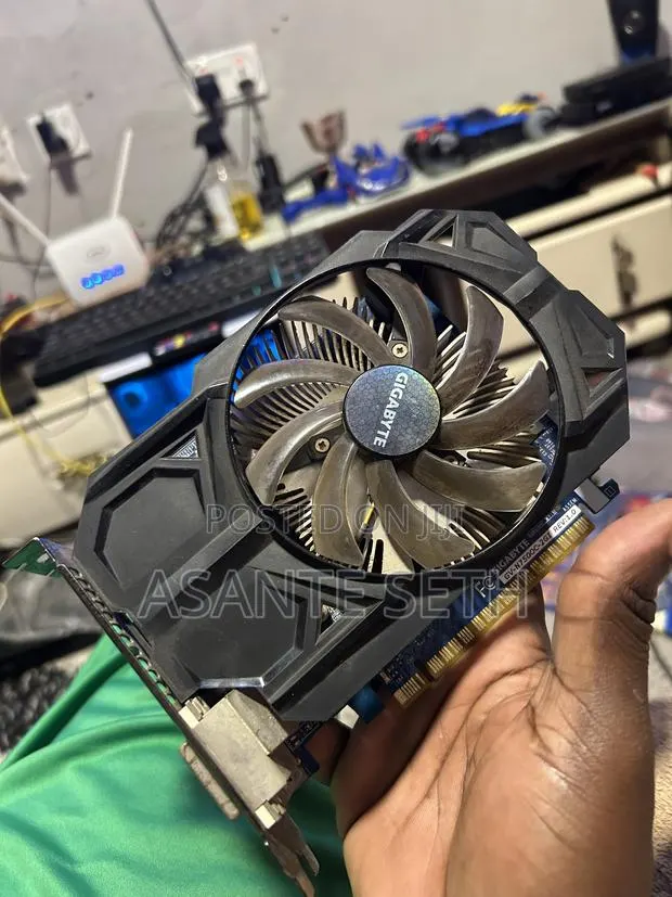 Very Powerful Nvidia GTX 750 2gb Ddr5 6pins Powered · Photo 1