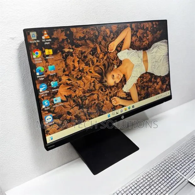 HP Monitor VH240a · Photo 1